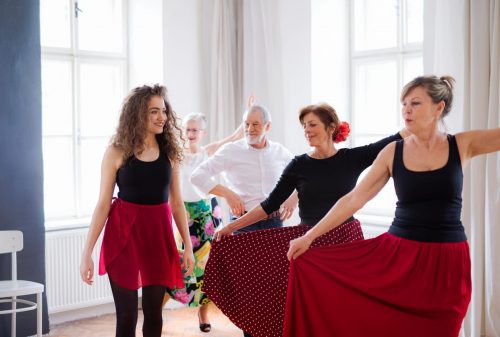 group of senior people in dancing class with dance 6slnj4x (1)