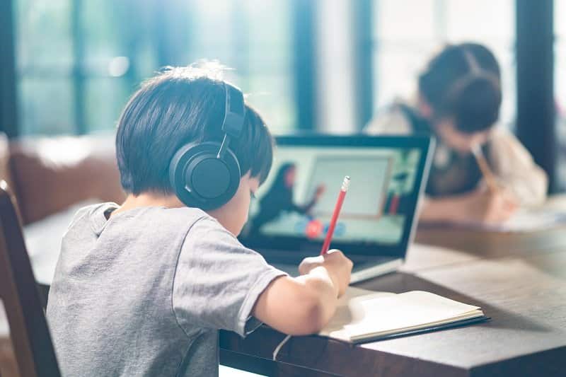 Asian Little Young Children Using Tablet And Headp 2021 12 09 02 38 09 Utc